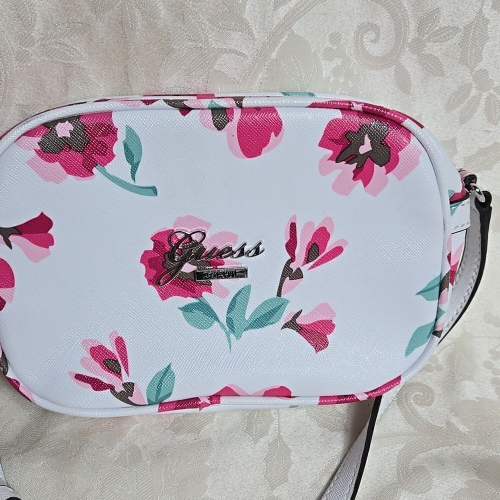 Guess White Faux Leather Floral Crossbody Bag - Picture 2 of 9